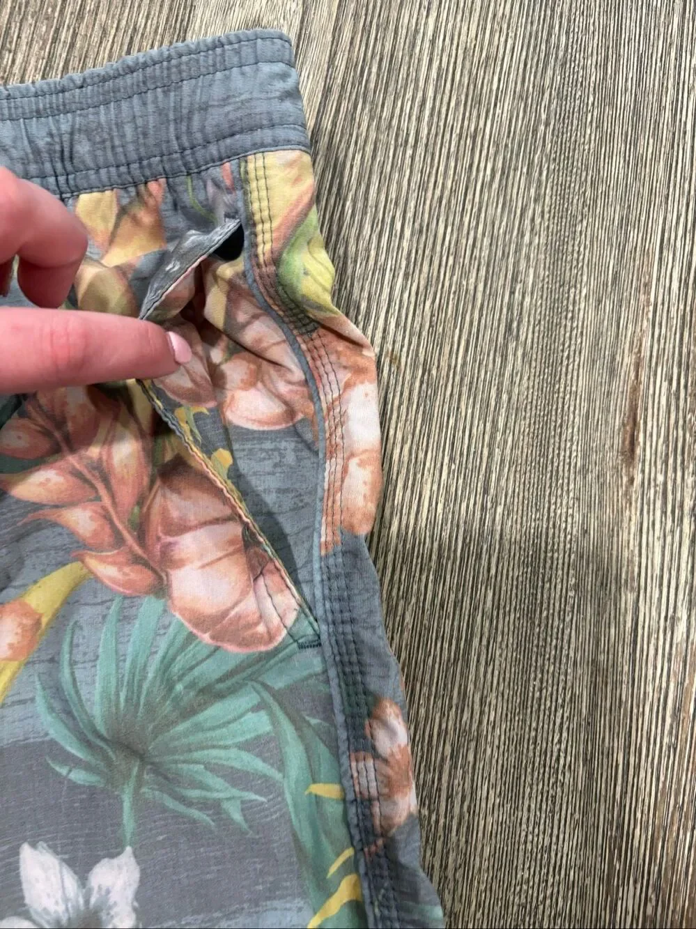 O'Neill Men's Floral Drawstring Cruzers Swim Board Shorts Gray Orange Large